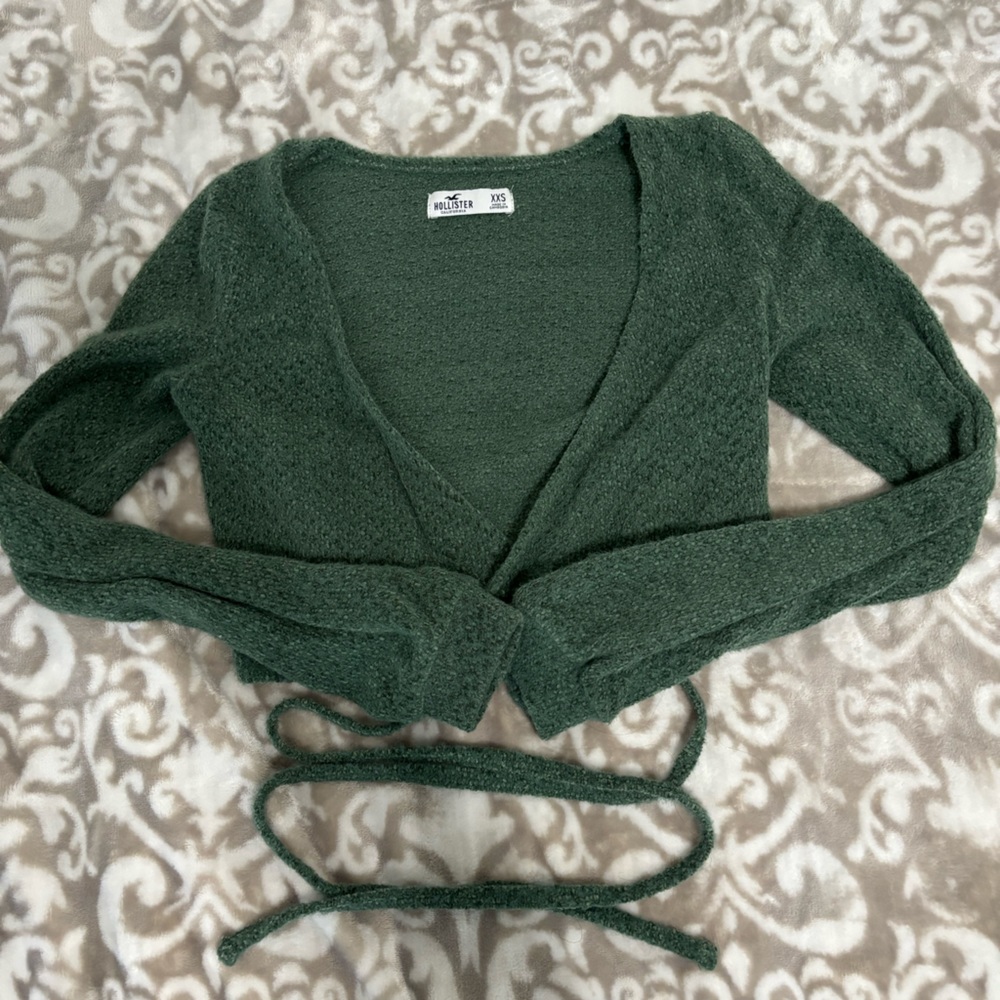 brand- HOLLISTER size- EXTRA SMALL